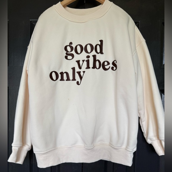 LE LIS White/Cream Embroidered “Good Vibes Only” Sweatshirt Medium - Picture 5 of 9